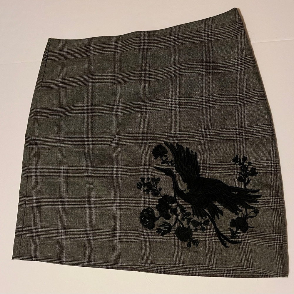 LOFT Elegant Gray Plaid Skirt with Embroidered Design